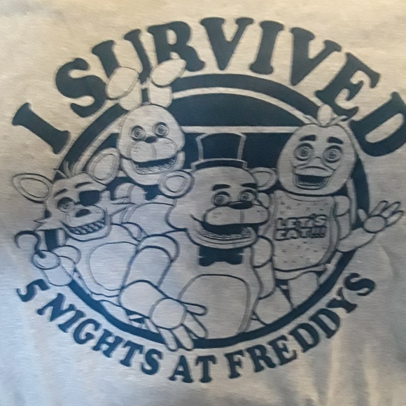 EUC- Men's "I survived 5 Nights at Freddy's Tshirt - Picture 2 of 3